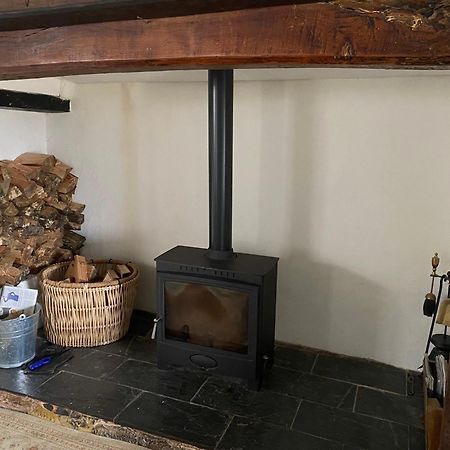 Bryntirion Farmhouse Rooms Llanfair Caereinion Exterior foto